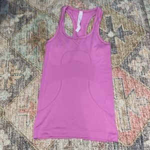 lulu swiftly tank size 2. Pink